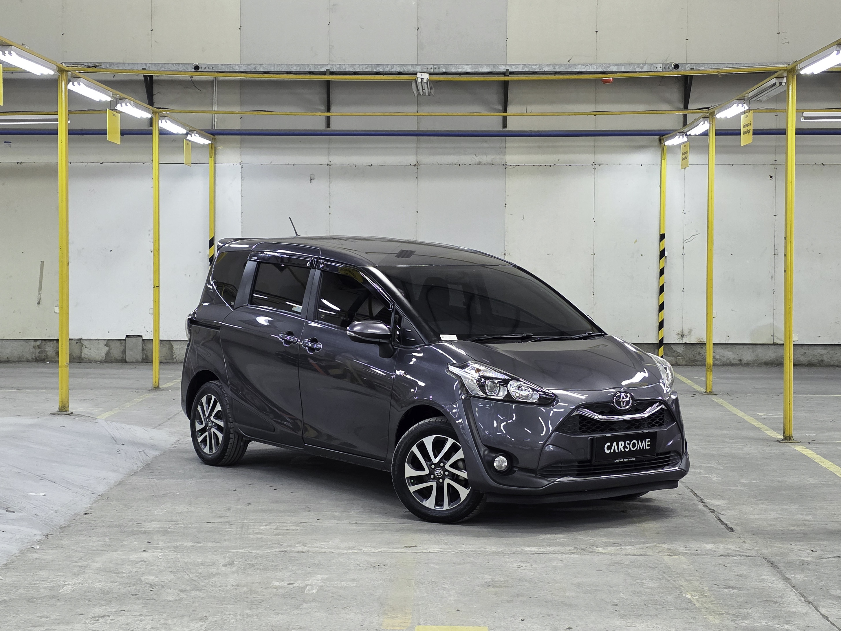 Toyota SIENTA V